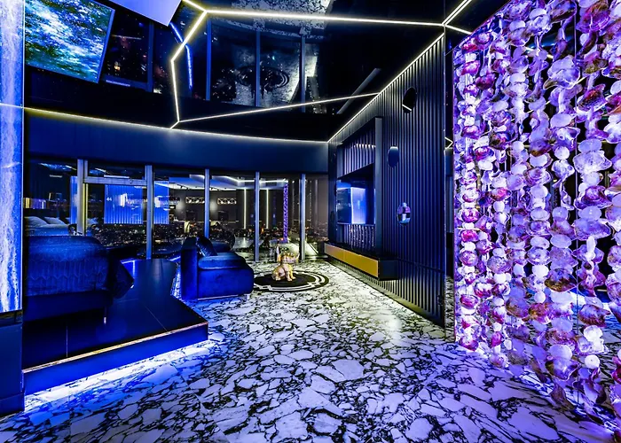 Sky Tower Z Jakuzzi Przy Oknie Wrocław