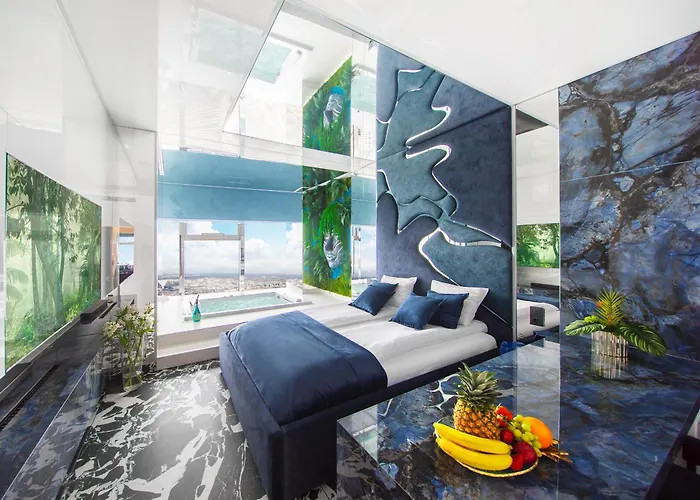 Sky Tower Z Jakuzzi Przy Oknie * Wrocław