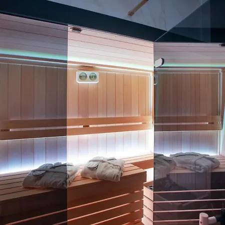 Apartment Sky Tower Z Jakuzzi Przy Oknie