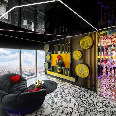 Sky Tower Z Jakuzzi Przy Oknie *