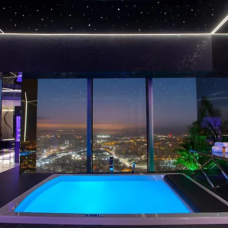 Sky Tower Z Jakuzzi Przy Oknie Apartment Wroclaw
