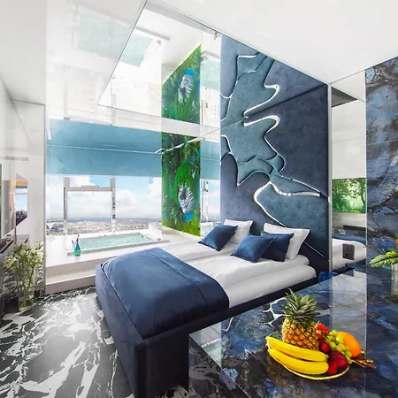 Sky Tower Z Jakuzzi Przy Oknie * ヴロツワフ