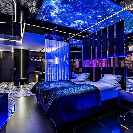 Sky Tower Z Jakuzzi Przy Oknie