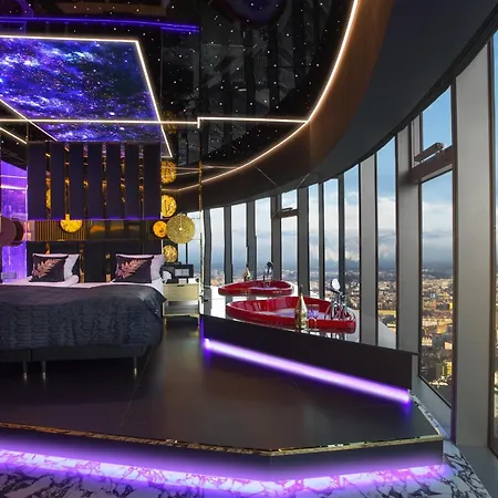 Sky Tower Z Jakuzzi Przy Oknie アパート ヴロツワフ