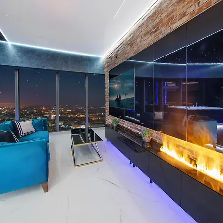 Sky Tower Z Jakuzzi Przy Oknie アパート