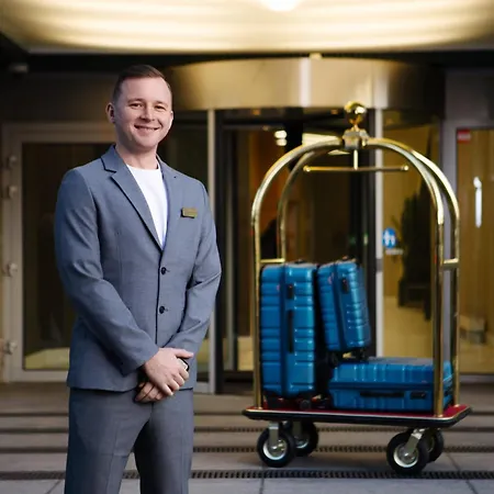 Sky Tower Z Jakuzzi Przy Oknie *