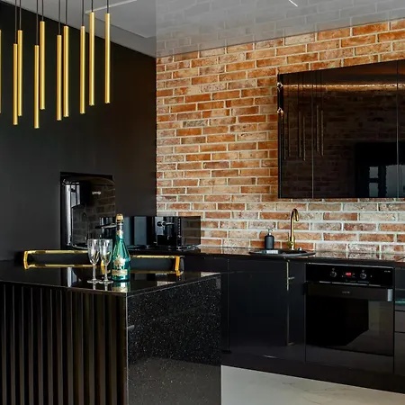 Sky Tower Z Jakuzzi Przy Oknie アパート ヴロツワフ