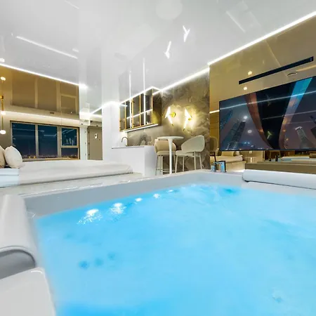 Quorum Z Jacuzzi Z Widokiem Na Odre By Bqqk * Wroclaw