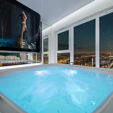 Quorum Z Jacuzzi Z Widokiem Na Odre By Bqqk