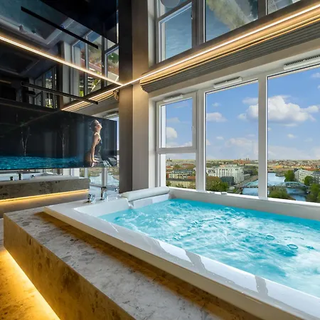 Quorum Z Jacuzzi Z Widokiem Na Odre By Bqqk Daire *