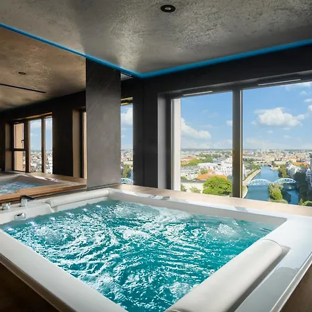 Quorum Z Jacuzzi Z Widokiem Na Odre By Bqqk Daire Wroclaw